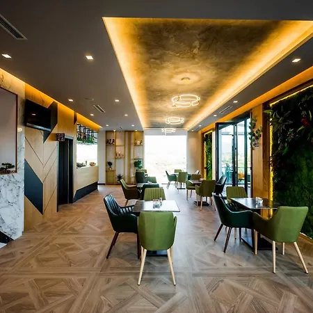 Bonsai Hotell 4*