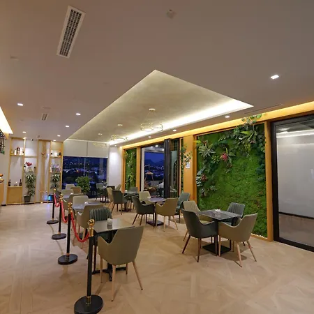 Bonsai Hotel